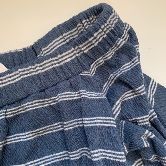NWT - Abercrombie & Fitch Blue Striped Top Size M - Picture 3 of 4